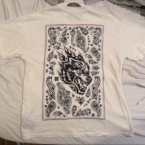 Darc Sport White Short-Sleeve Tee with Black Bandana Wolf Graphic M